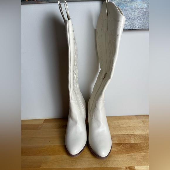 Altar’d State Jewell Heeled Western Boot - Picture 3 of 14